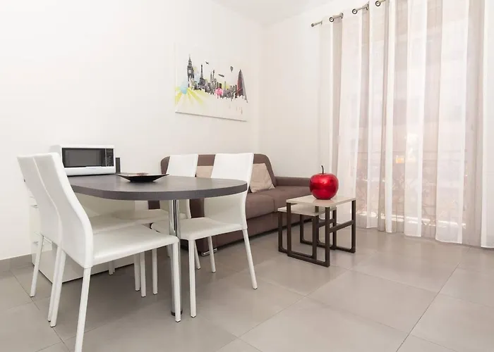 Palais Miramar: 1 Bed Side Sea View Daire