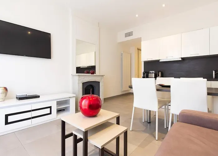 Palais Miramar: 1 Bed Side Sea View Cannes